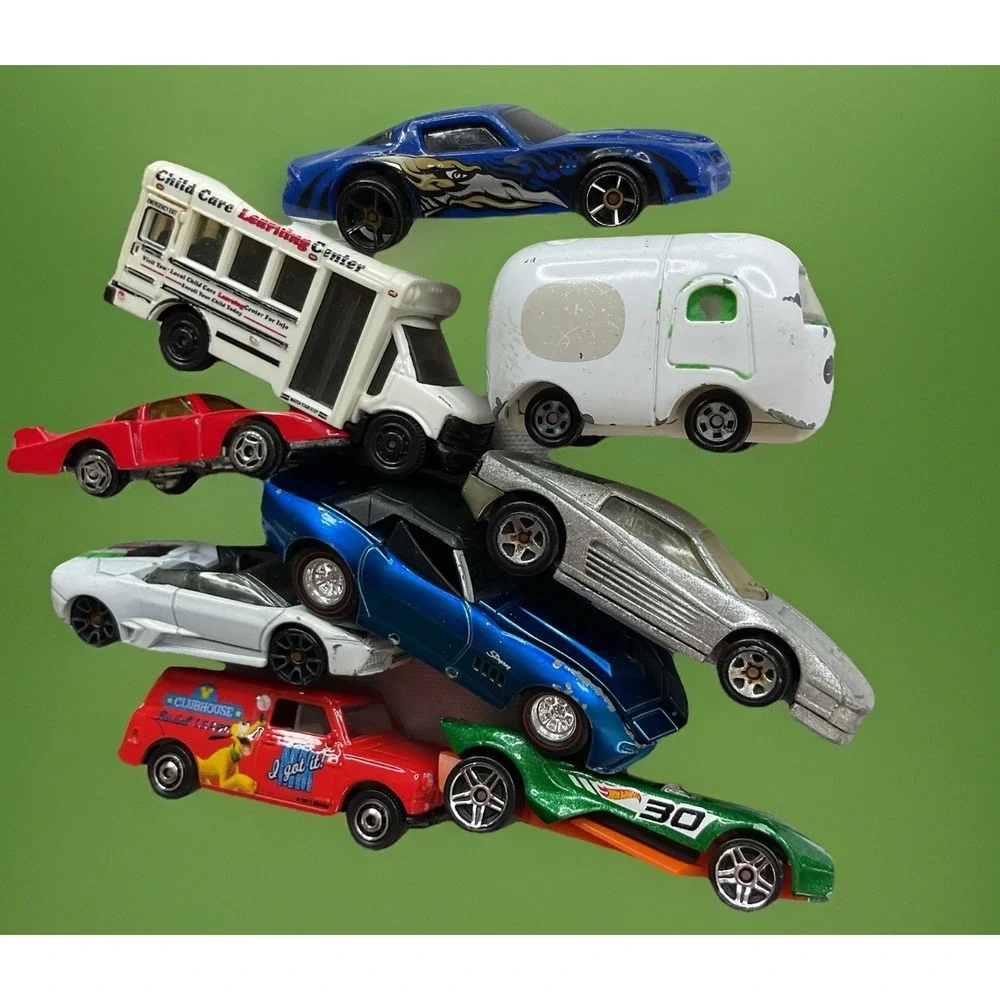 Hot Wheels Matchbox Tomica Diecast Cars Lot of 9 Ferrari Chevy Disney Bus 1/64